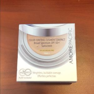 AmorePacific color control CushionCompact LightMed